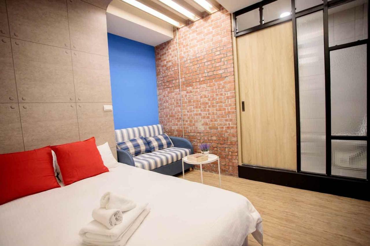 Bird Series B&B&Hostel複合式民宿#本國旅客須先匯款 Tainan Exterior photo