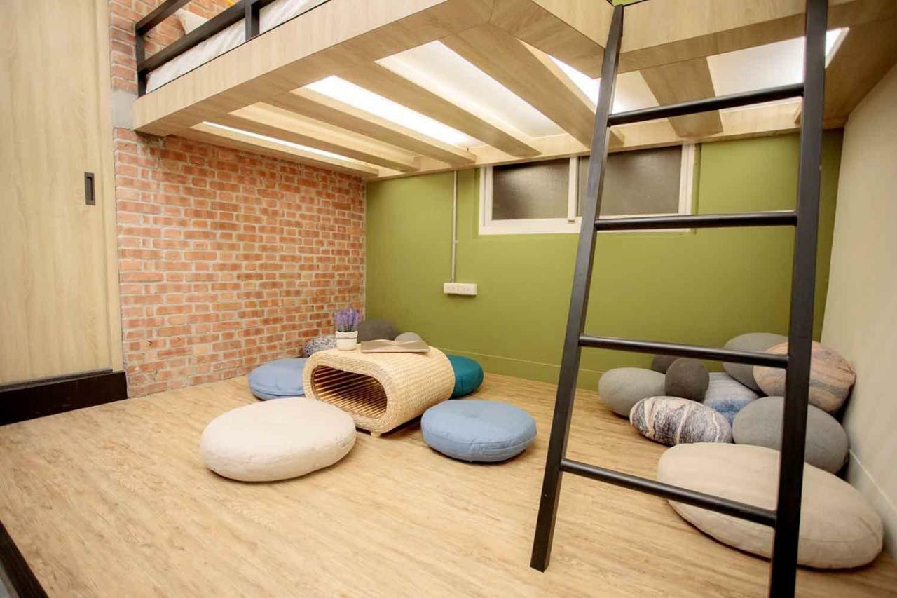 Bird Series B&B&Hostel複合式民宿#本國旅客須先匯款 Tainan Exterior photo