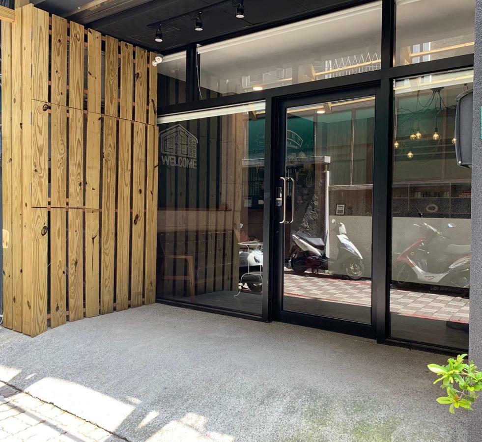 Bird Series B&B&Hostel複合式民宿#本國旅客須先匯款 Tainan Exterior photo