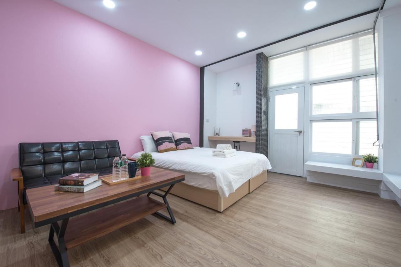 Bird Series B&B&Hostel複合式民宿#本國旅客須先匯款 Tainan Exterior photo