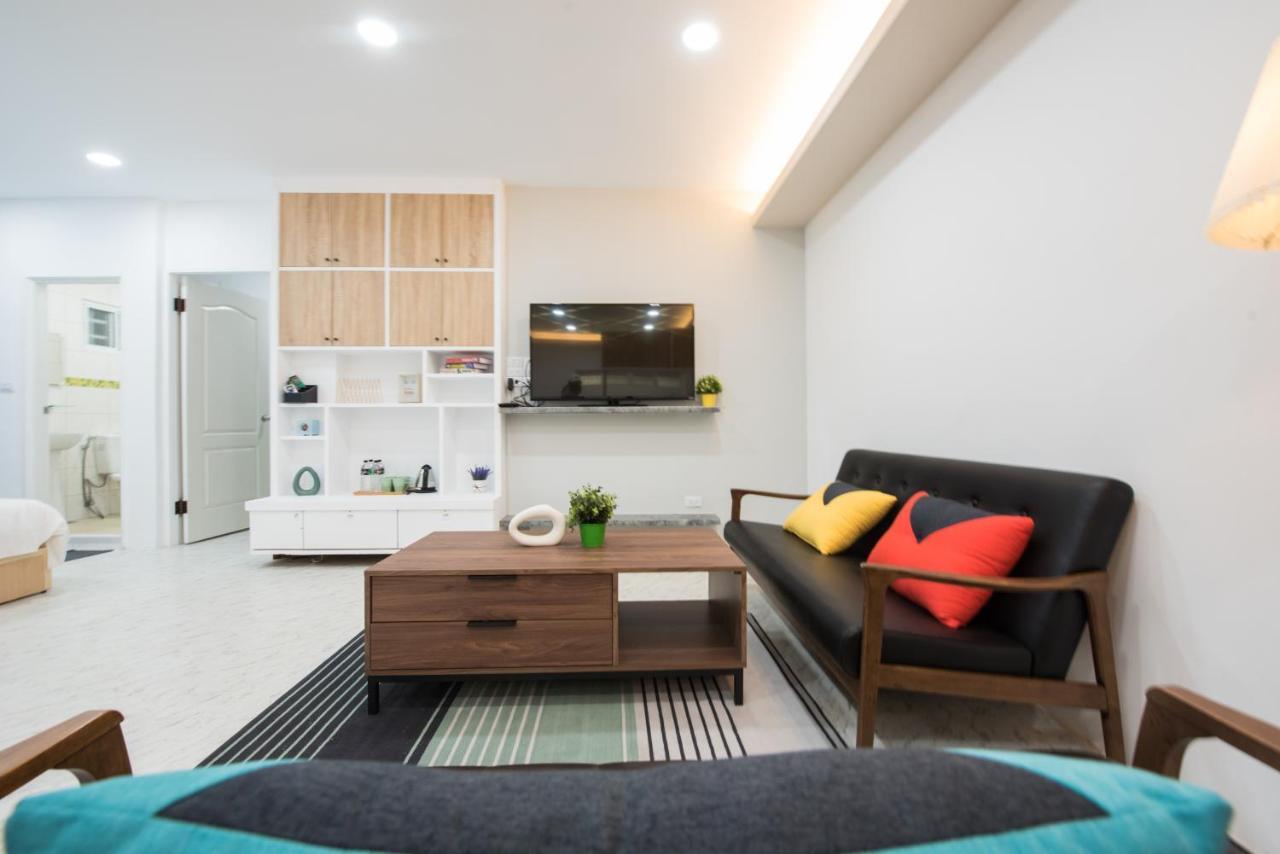 Bird Series B&B&Hostel複合式民宿#本國旅客須先匯款 Tainan Exterior photo